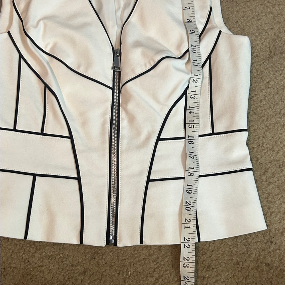 Bebe Women's White and Black Piping Trim Vest SZ M - Picture 5 of 7